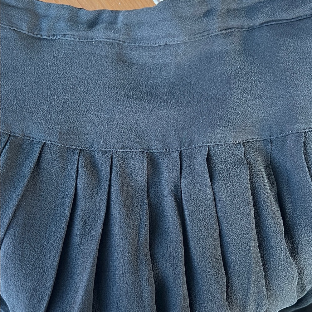Adrienne Vittadini elegant black silk pleated mini skirt size small - Picture 5 of 7